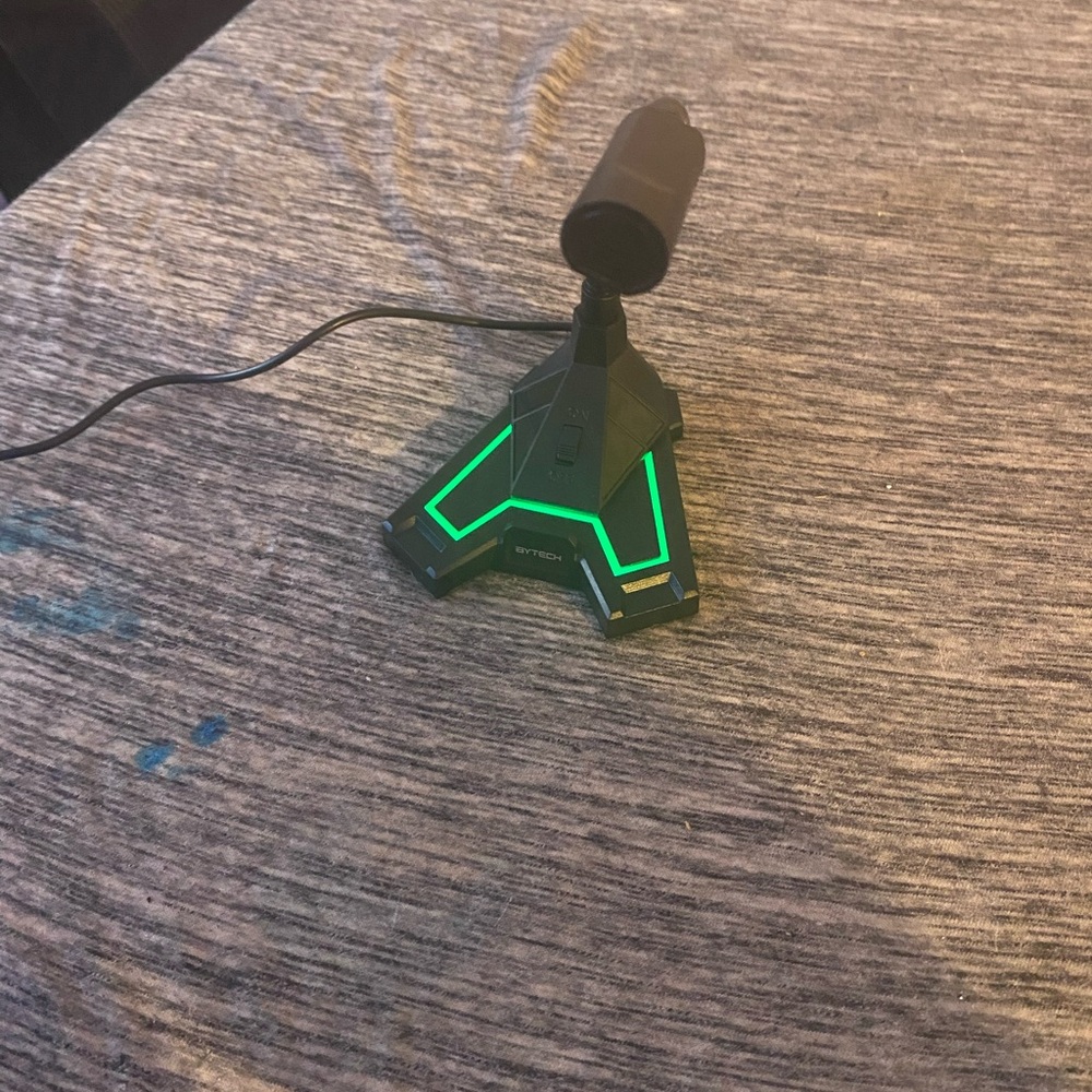 brand new pc microphone with led and 2 plug in ports